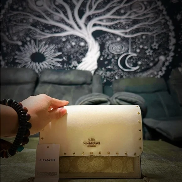 Coach Y2K small Crossbody purse white and light brown leather with Gold chain - Picture 12 of 16